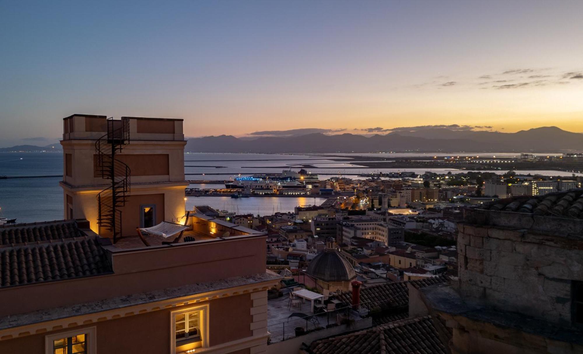 Palazzo Boyl 1840 Hotel Cagliari Exterior foto