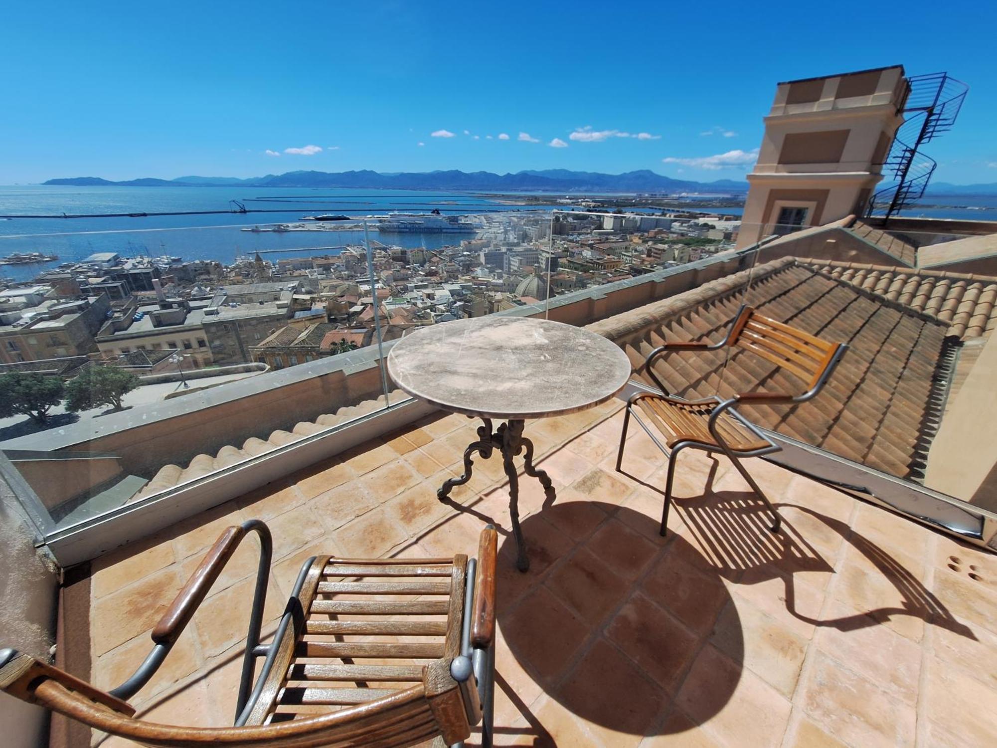 Palazzo Boyl 1840 Hotel Cagliari Exterior foto